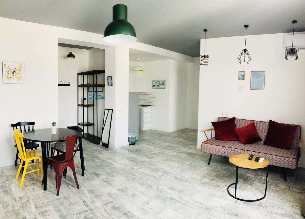 City Center Apartments By Happy Place ティビリシ エクステリア 写真