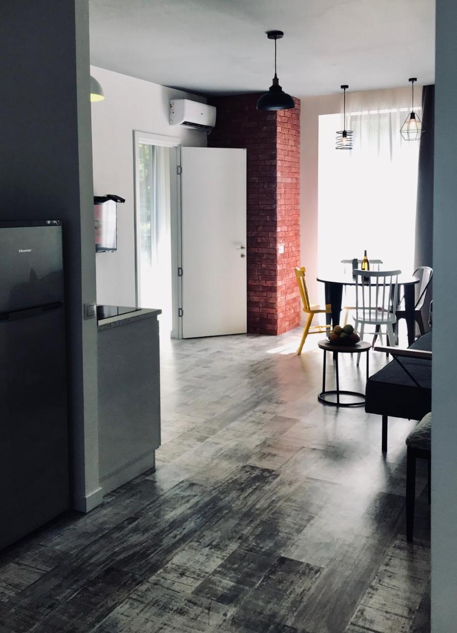 City Center Apartments By Happy Place ティビリシ エクステリア 写真