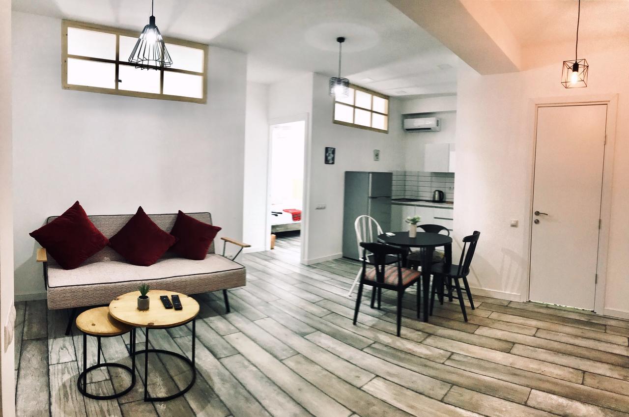 City Center Apartments By Happy Place ティビリシ エクステリア 写真