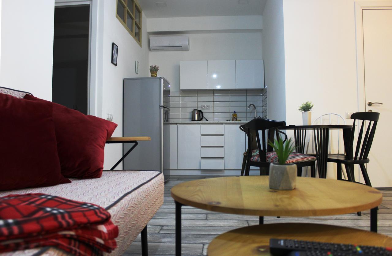 City Center Apartments By Happy Place ティビリシ エクステリア 写真
