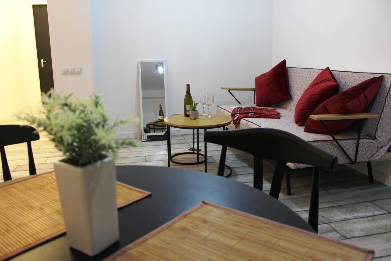 City Center Apartments By Happy Place ティビリシ エクステリア 写真